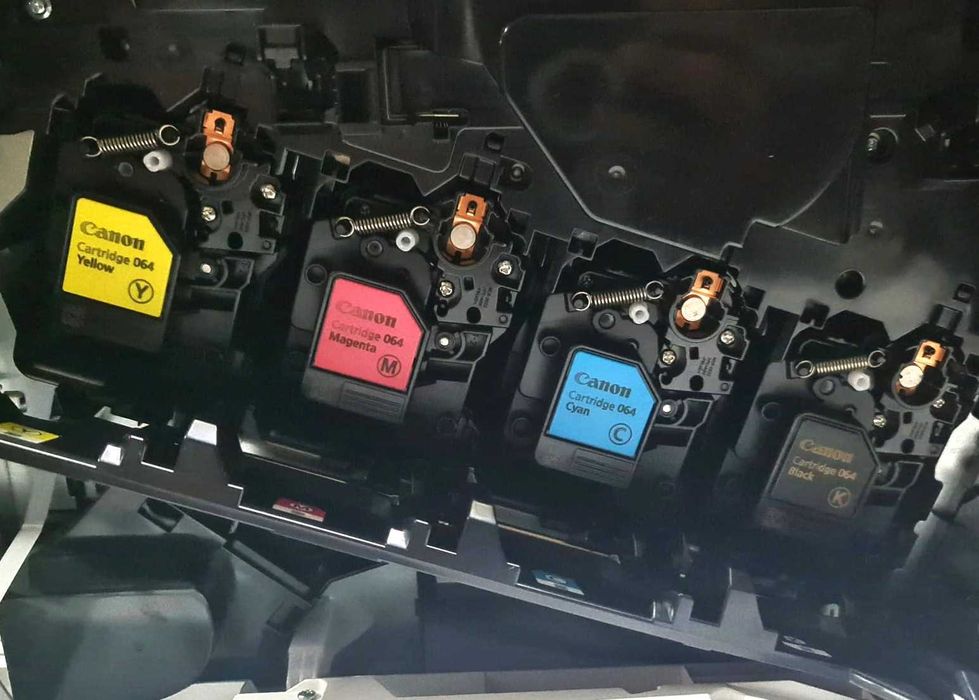 Impressora Canon i-Sensys LBP722Cdw tinteiros a 100%
