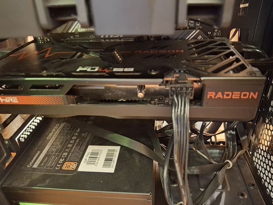 Radeon Rx  7600 Sapphire 8 GB