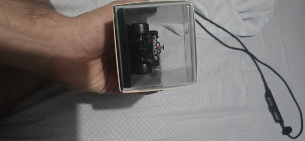 Miniatura bburago max verstappen