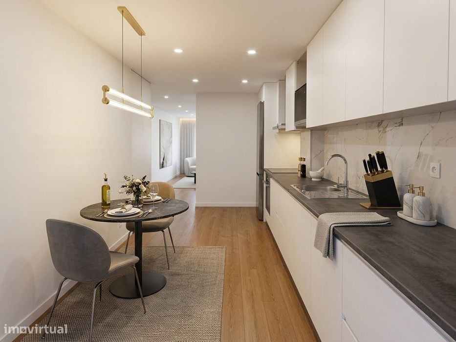 T3 totalmente remodelado | 126 m² | Garagem fechada | Pronto a habitar