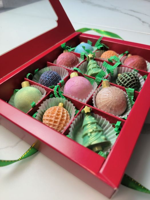 Авторський шоколад ручної роботи з горішками