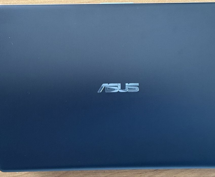 Notebook ASUS VivoBook 8265U