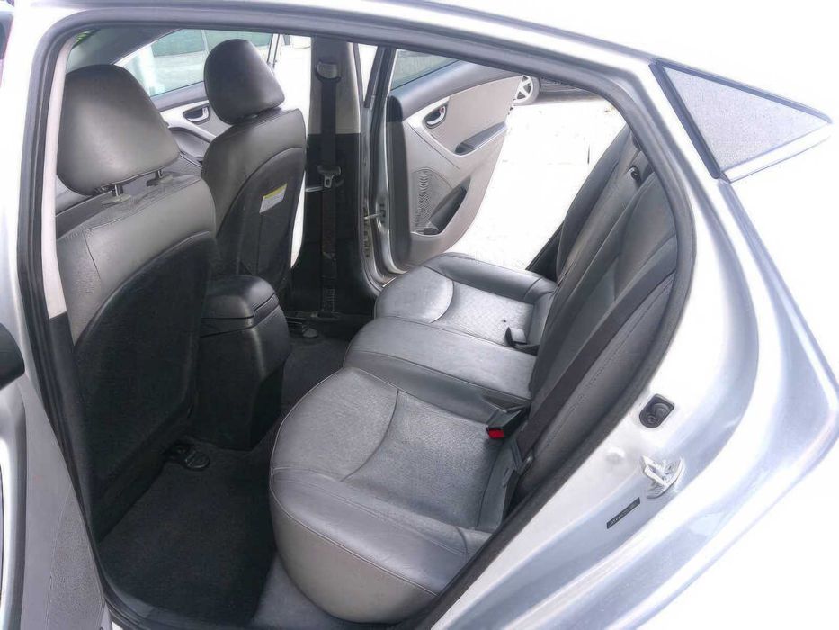 Hyundai Elantra SE      2014