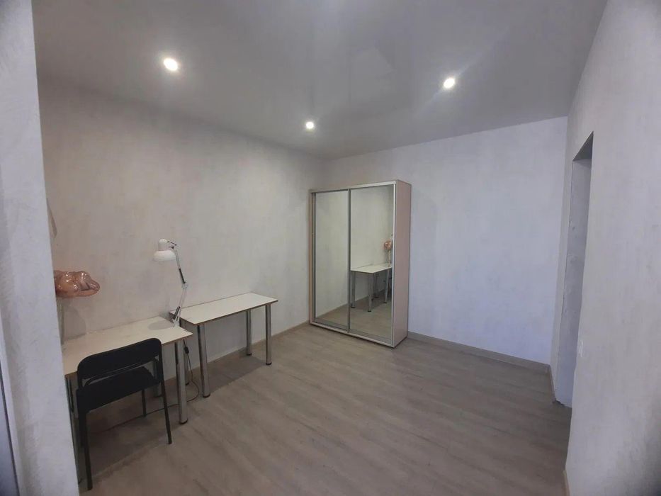 Продам 2-х кім. квартиру з ремонтом 53 Перлина на Таїрова (297-771)