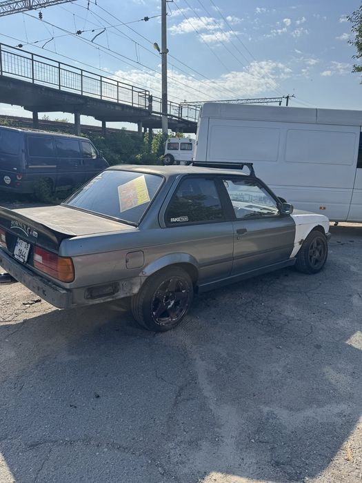 Продам BMW E30 купе