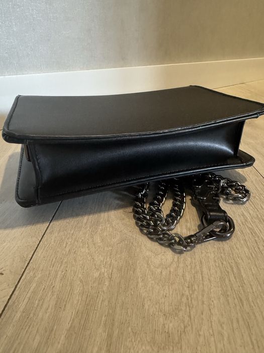 Сумка кросбоді GUESS