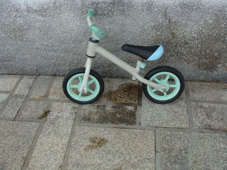 Bicicleta de Equilíbrio (sem pedais) para Criança