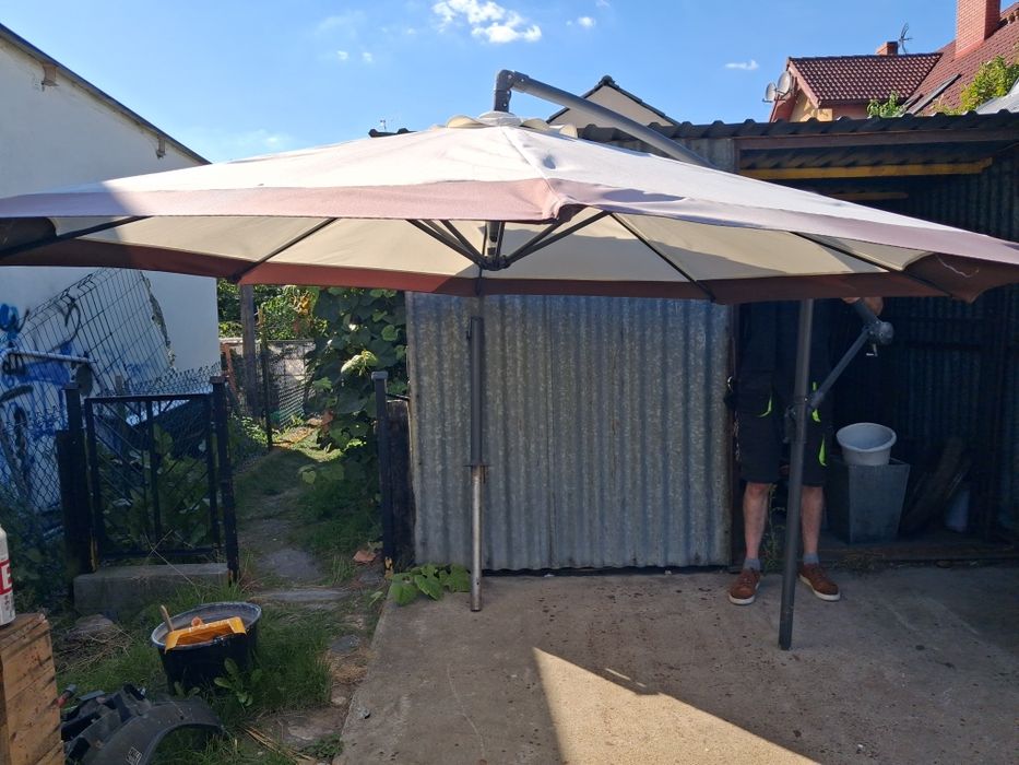 Parasol ogrodowy 300 cm, regulowany, podnoszony wysięgnik z podstawą