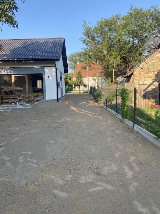 Uslugi minikoparka, wynajem minikoparki, uslugi wywrotka i wozidlem