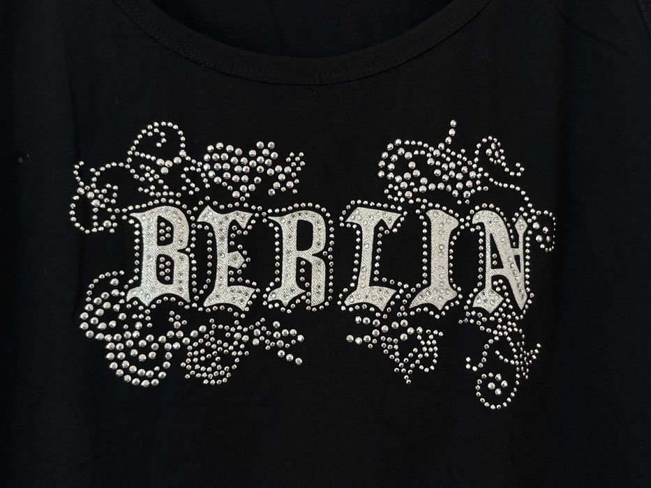 Майка зі стразами Berlin