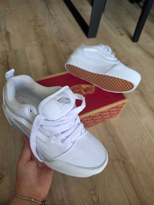 Nowe białe oldschool sneakersy Vans skate Knu Stack 39 true white