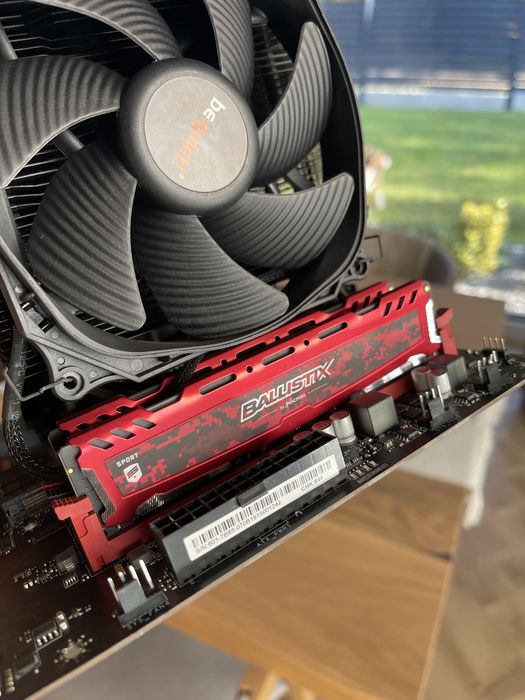 Komputer Ryzen 5 3600, 32 gb ram, 1T, RX6600 monitor 24”