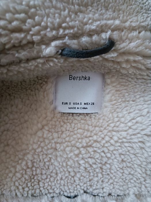 Kultowa kurtka pilotka Aviatorka marki Bershka