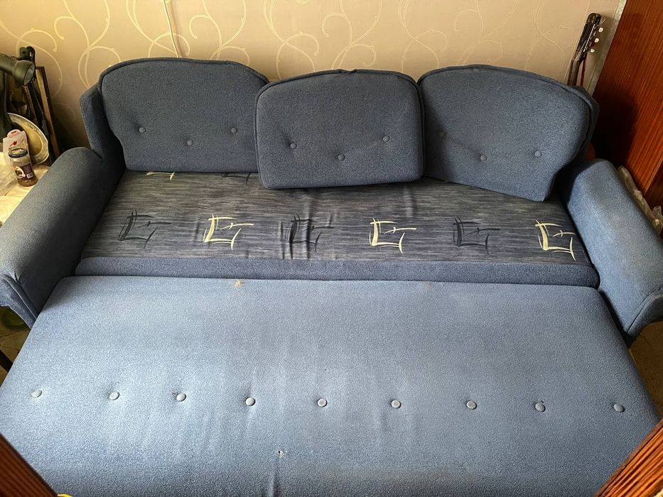 Диван у вітальню. Крісло у подарунок