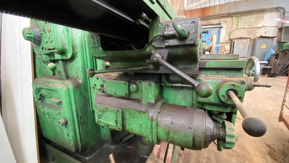 Продам широкоуніверсальний фрезерний верстат 6Р82Ш