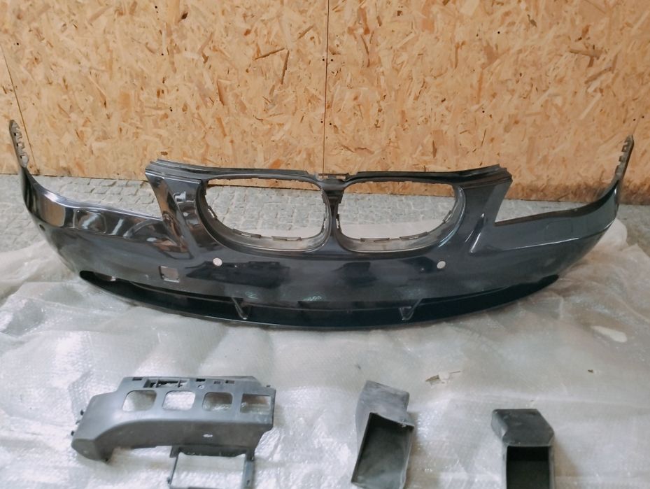 Para-choques original BMW E60 com completo.