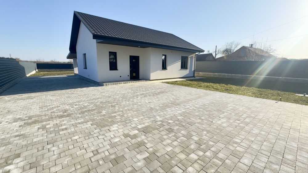 Продам будинок новобудова з ремонтом все лишається