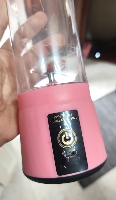 Liquidificador portátil com copo