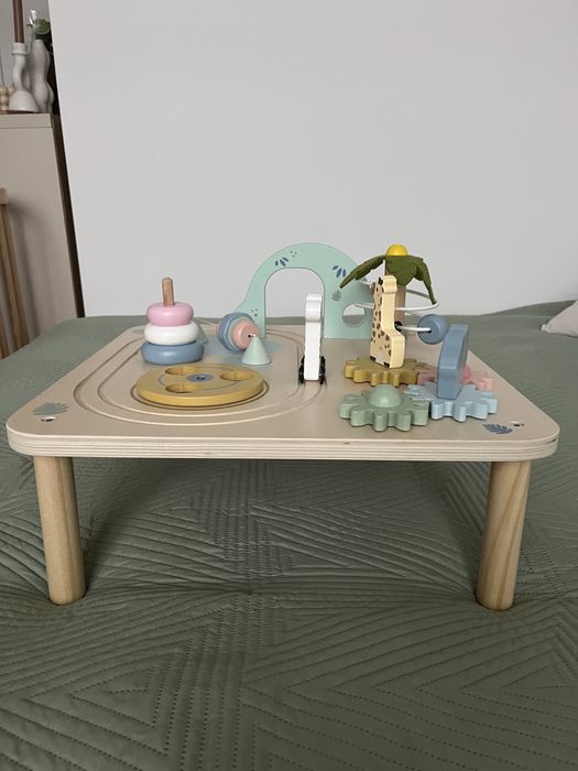 Stolik edukacyjny drewniany sensoryczny Montessori