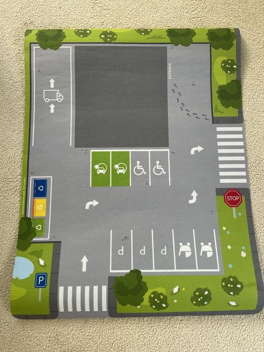 Intermarché Bricks Carpet426482433797007362
