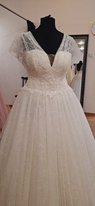 Suknia ślubna plus size
