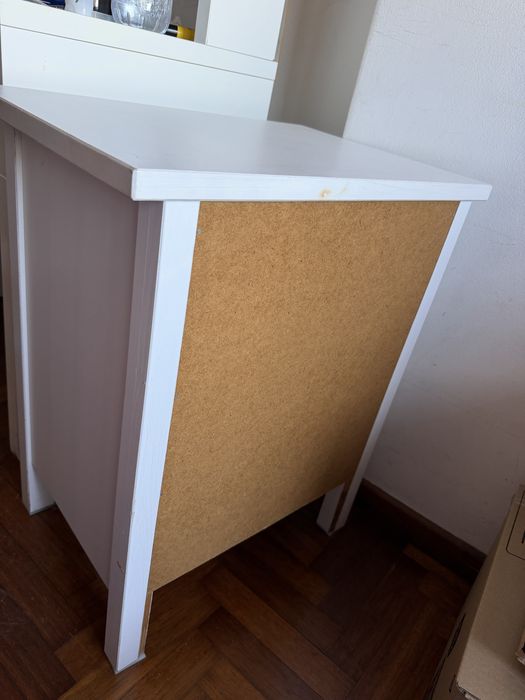 Mesa de cabeceira IKEA