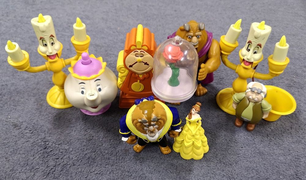 Disney - Bela e o Monstro / Chicken Little / Clube Pinguim (bonecos)