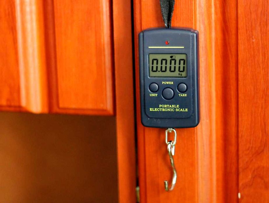 Електронний кантер-ваги, зважує до 40 кг/Электронные весы, взвешивание