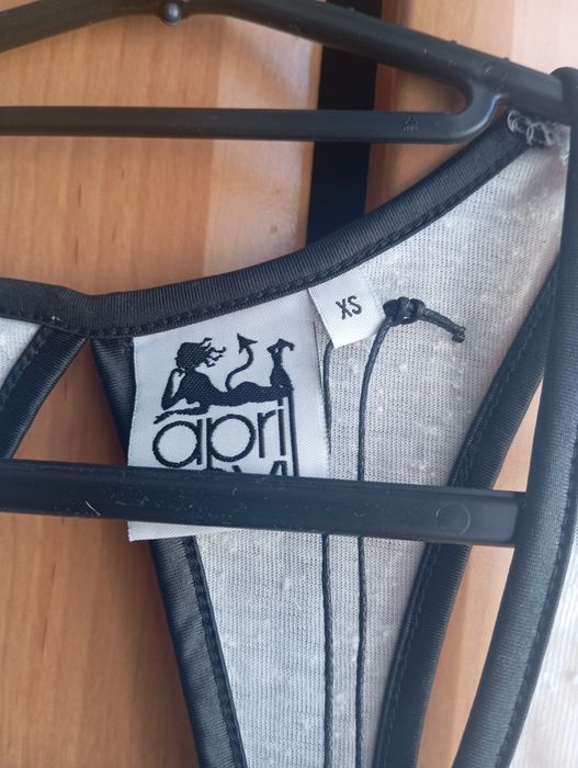 Bokserka damska/koszulka na ramiączkach z napisem, april evil, XS