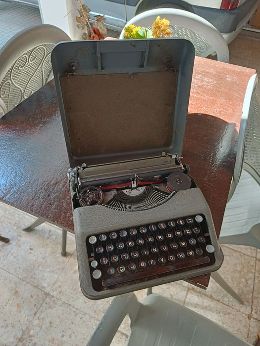 Máquina de Escrever antiga