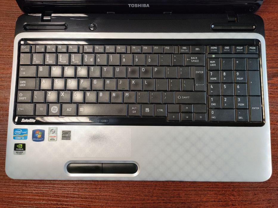 Laptop Toshiba Satellite L750 -12U piękny stan 8 GB Ram i5 procesor