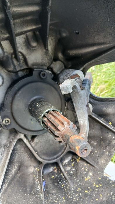 Caixa 6 v. Iveco daily 2.8hpi, bom estado