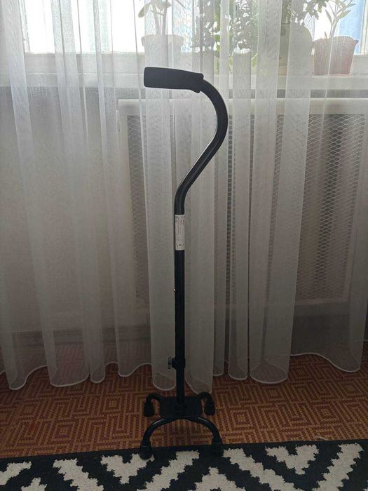 Тростина-квадропод для людей похилого віку