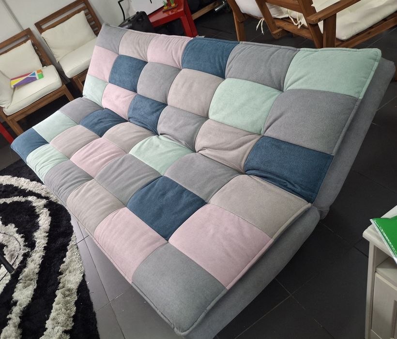 Sofá 3 lugares cama,praticamente novo