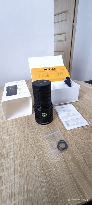 NOWA latarka Sofirn Q8 Plus -  16000 lm. wraz z 3 szt. akumulatorów.