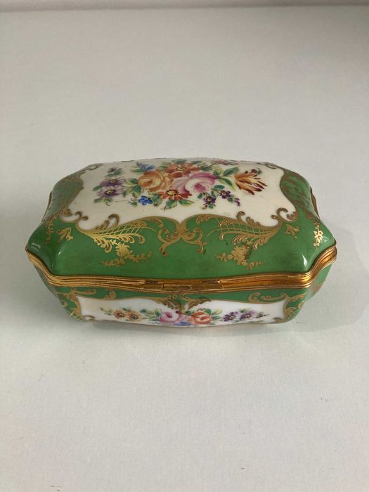 Caixa Porcelana Francesa Atelier Camille Le Tallec 1981 pintada a mão