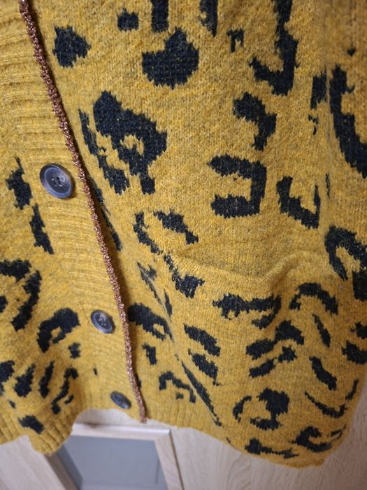 Nowy swetr  kardigan damski