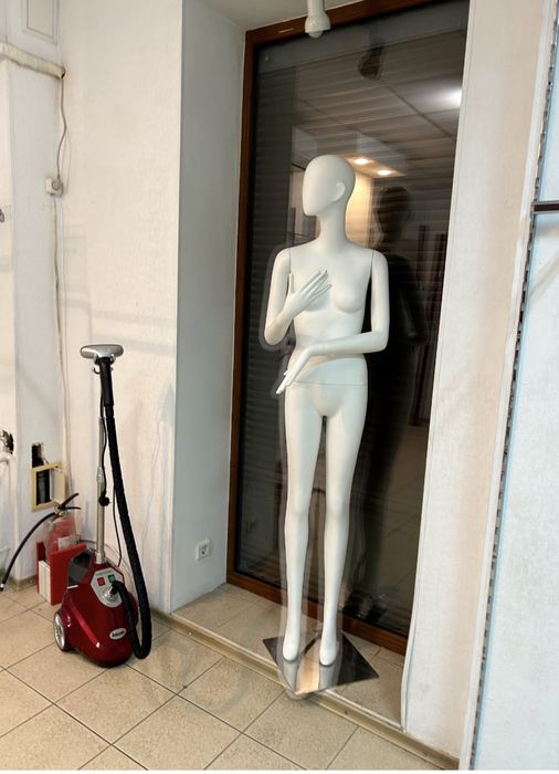 Срочно продам бу оборудование для гардеробной