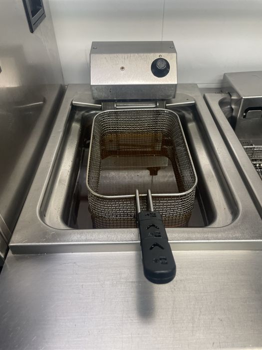 Fritadeira Profissional Charvet – 1 Cuba (15–18L) com Armário