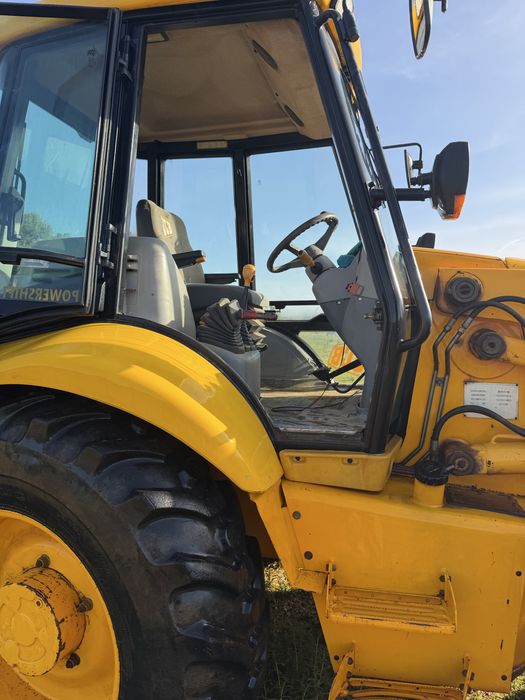 Jbc 4 cx 2001 com 7500 horas