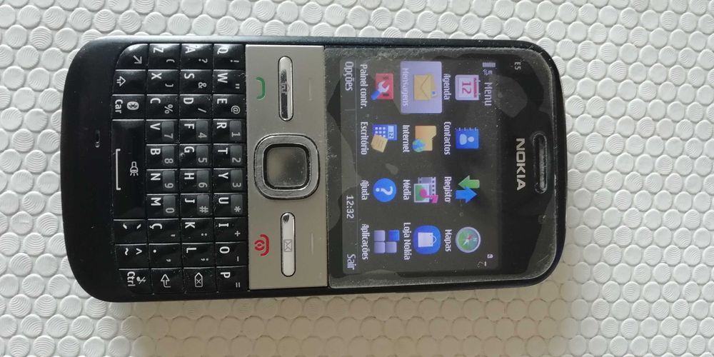 Vendo Nokia E5 - a funcionar