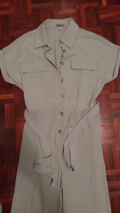 Macacão largo em tecido fino