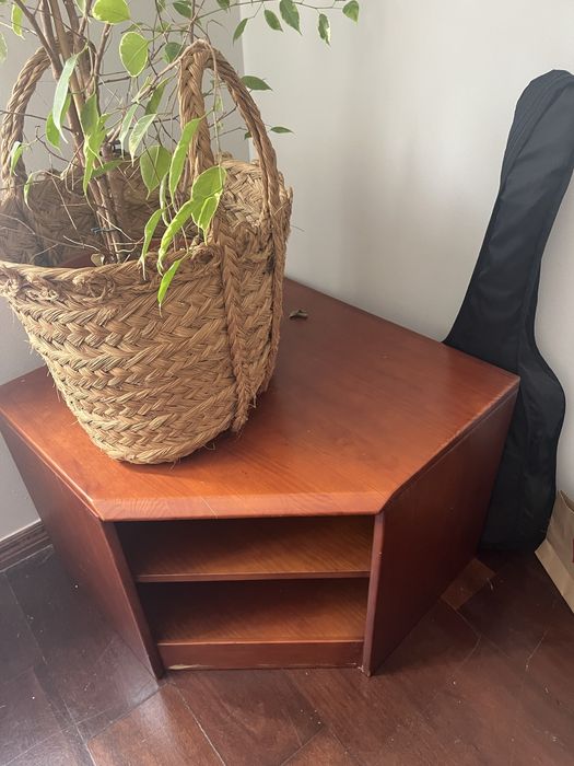 Movel de canto com arrumação