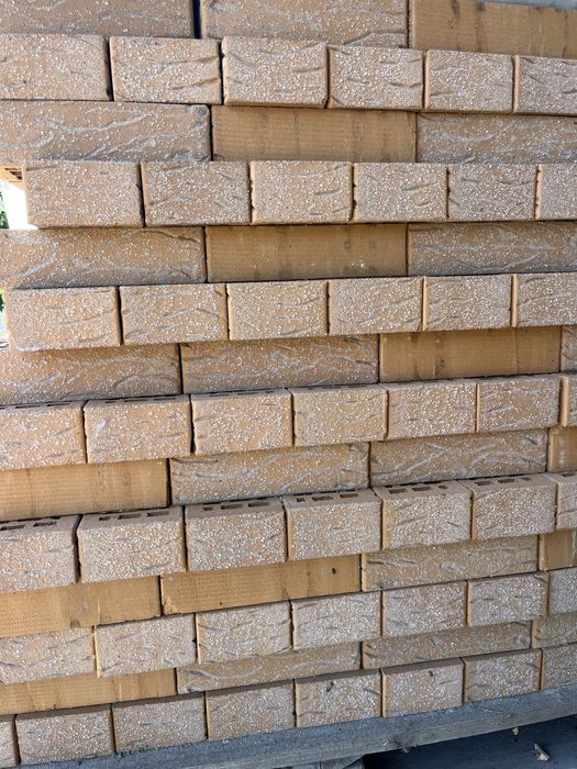 Цегла обліцовочка, кирпич