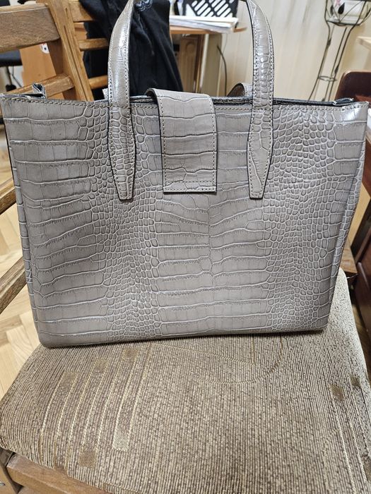 Продам жіночу шкіряну сумку