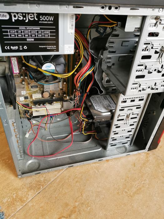 PC Asus em funcionamento