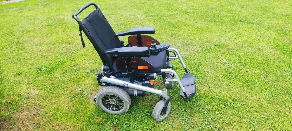 Elektryczny wózek b+b invacare inwalidzki ładny