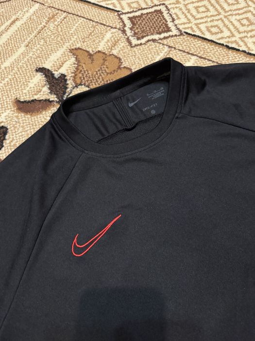 Футболка.   NIKE