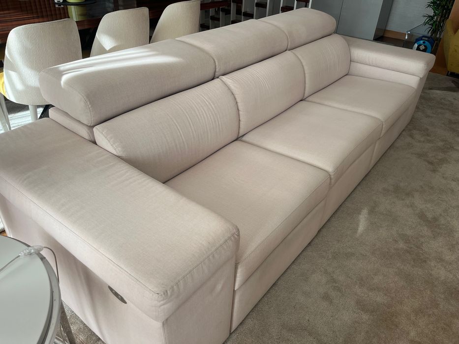 Sofá eléctrico + arrumação em bom estado 275x100