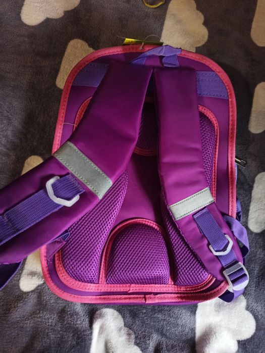 Школьный рюкзак с ортопедической спинкой